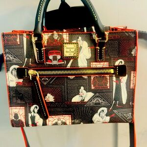 Cruella Zip Crossbody Bag               Dooney and Bourke